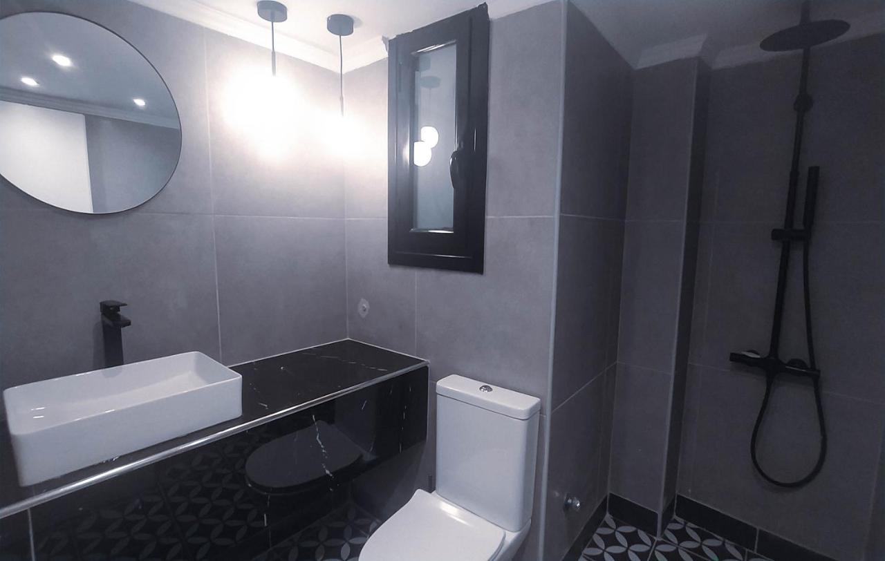 Stylish, Modern Apartment In Athens City Centre. Экстерьер фото